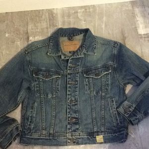 🕶ABERCROMBIE DENIM JEAN TRUCKER JACKET🕶